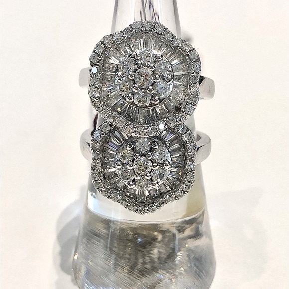 Gorgeous Sterling Silver and Faux Diamond Ring Set - Picture 5 of 7